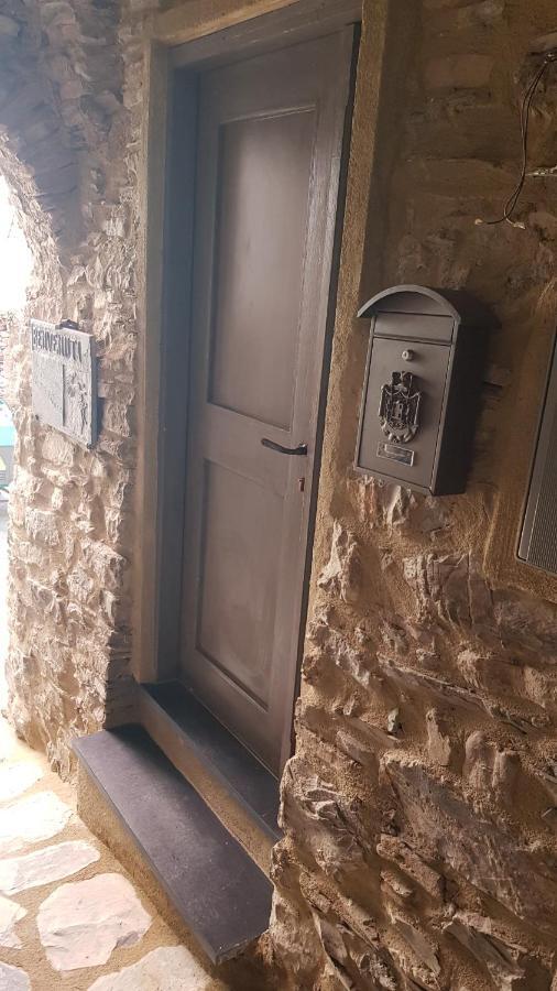 Casa Al-Ma Apartment Pietrabruna Екстериор снимка